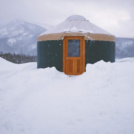 The Yurts At Margo'S Garden, Kiroro Hotel อาคาอิกาวะ ภายนอก รูปภาพ