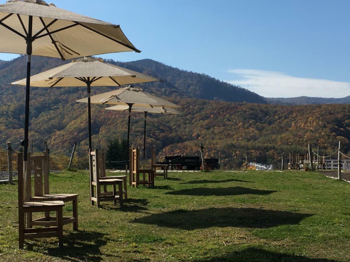 The Yurts At Margo'S Garden, Kiroro Hotel อาคาอิกาวะ ภายนอก รูปภาพ