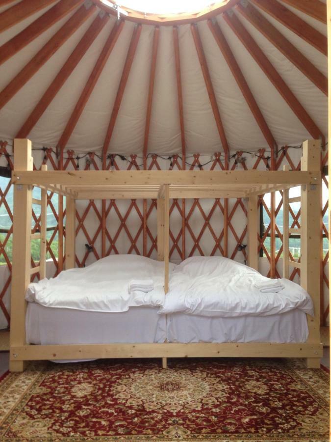 The Yurts At Margo'S Garden, Kiroro Hotel อาคาอิกาวะ ภายนอก รูปภาพ