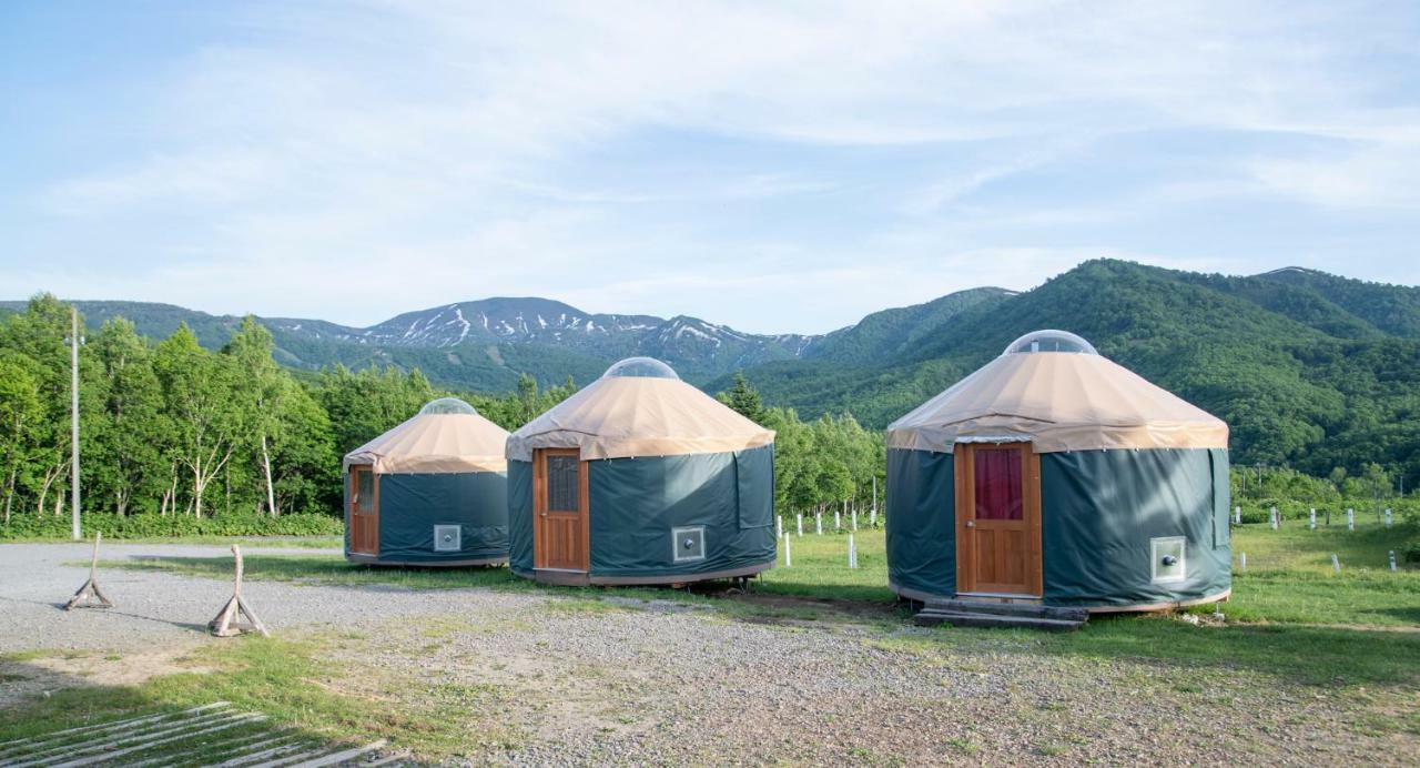The Yurts At Margo'S Garden, Kiroro Hotel อาคาอิกาวะ ภายนอก รูปภาพ