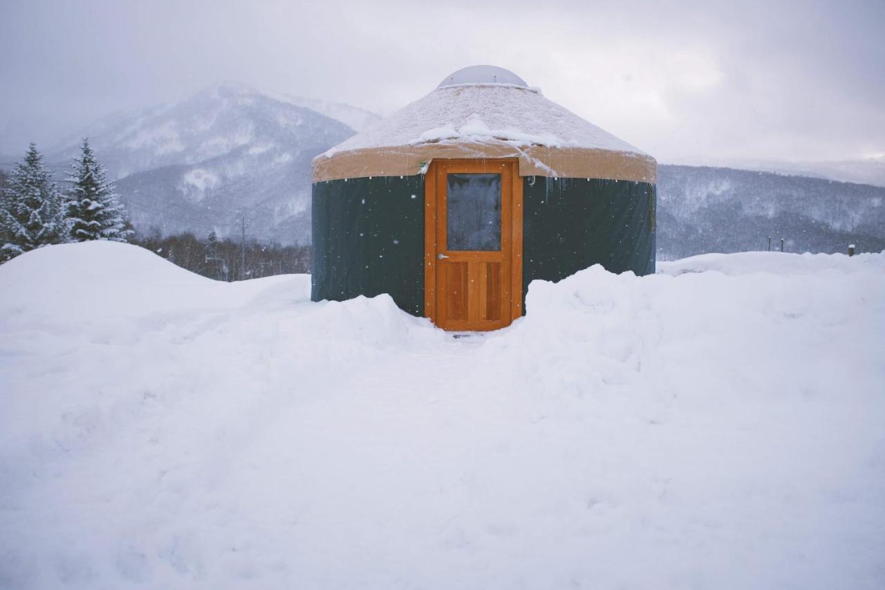 The Yurts At Margo'S Garden, Kiroro Hotel อาคาอิกาวะ ภายนอก รูปภาพ